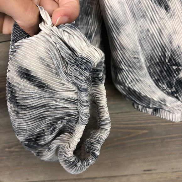 Astr Tie-Dye Blouse in Black and White - Picture 10 of 13